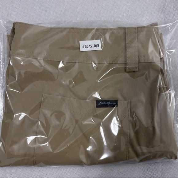 Eddie Bauer Women's Khaki Cargo Shorts - Picture 10 of 10